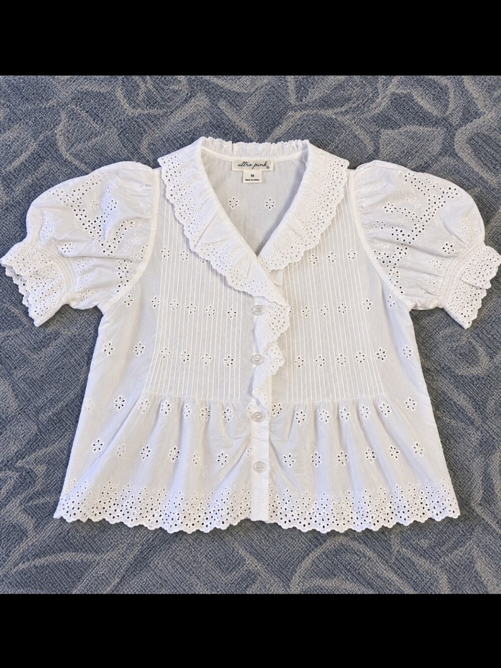 0195 Ultra Pink White Eyelet Blouse Puff Sleeve Ruffle M Cottagecore Prairie